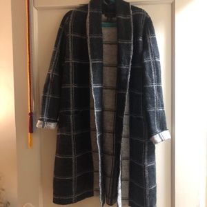 Tahari color block long thick sweater